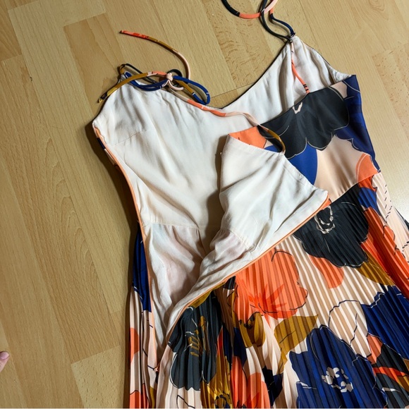 Sézane Nissa Floral Accordion Pleated Midi Dress in Peach, Navy & Coral Event - Picture 11 of 14